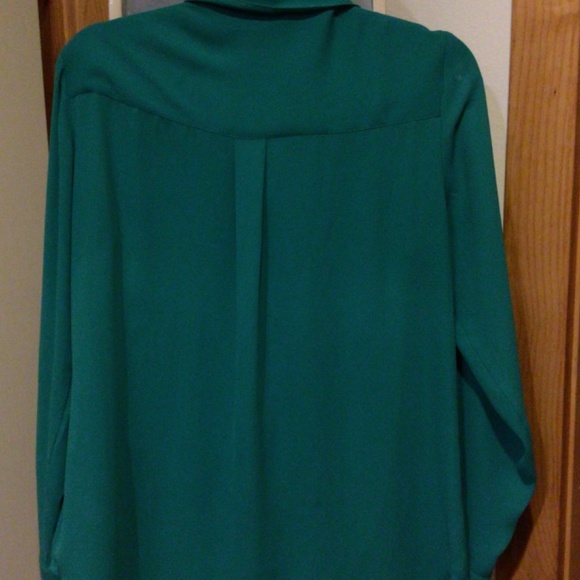 Express button down - Picture 3 of 4